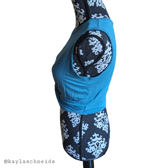 🌻2 for $20 |  Zenana Knotted Crop Tank Top - Picture 9 of 15